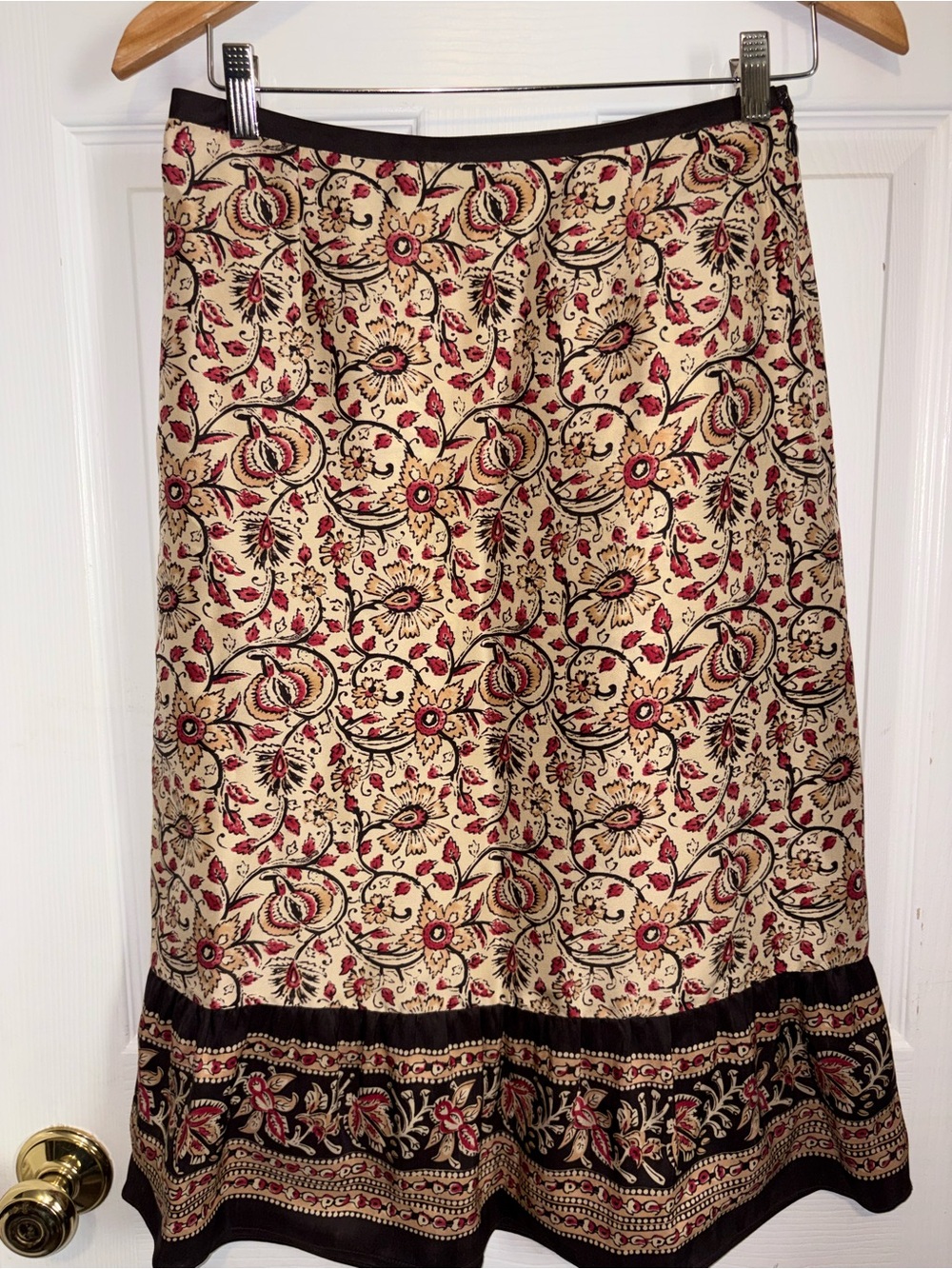 Ann Taylor loft 100% silk Cream & Red Floral A-Line Midi Skirt size 4 AJ